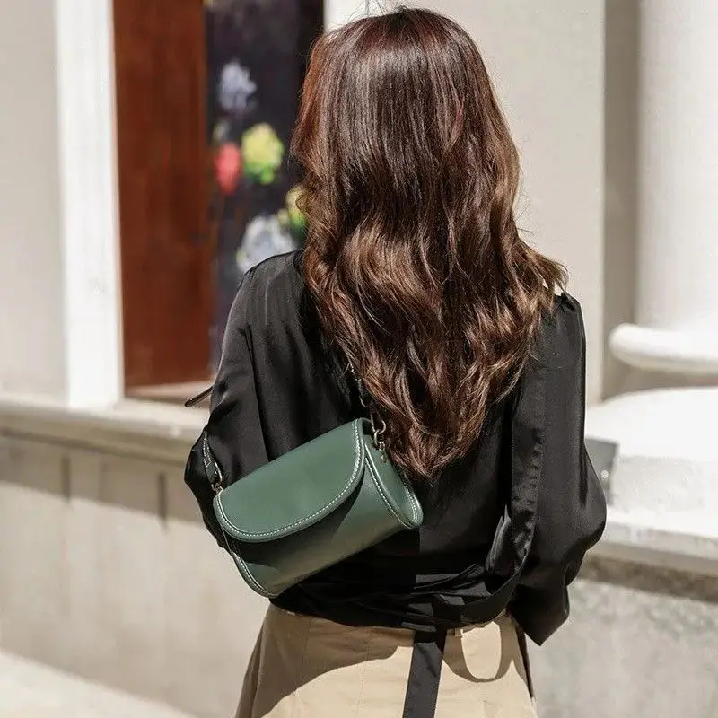 Sac à bandoulière en cuir de vachette véritable pour femme, sac rétro, design tendance, nouveau sac à bandoulière unique