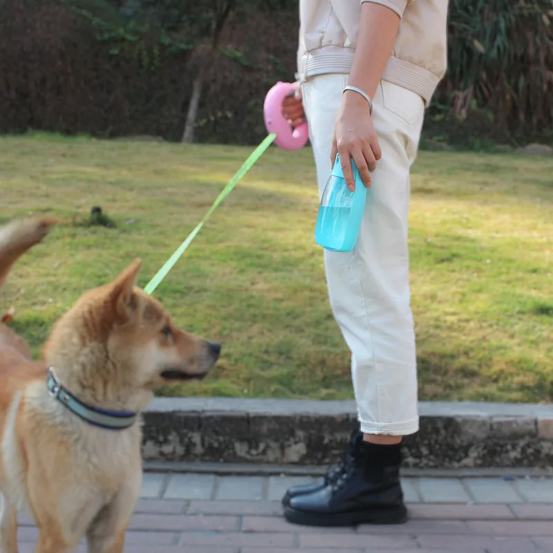 

New pet water cup, portable pet outdoor supplies, kettle, cat water dispenser, pet folding water cup
