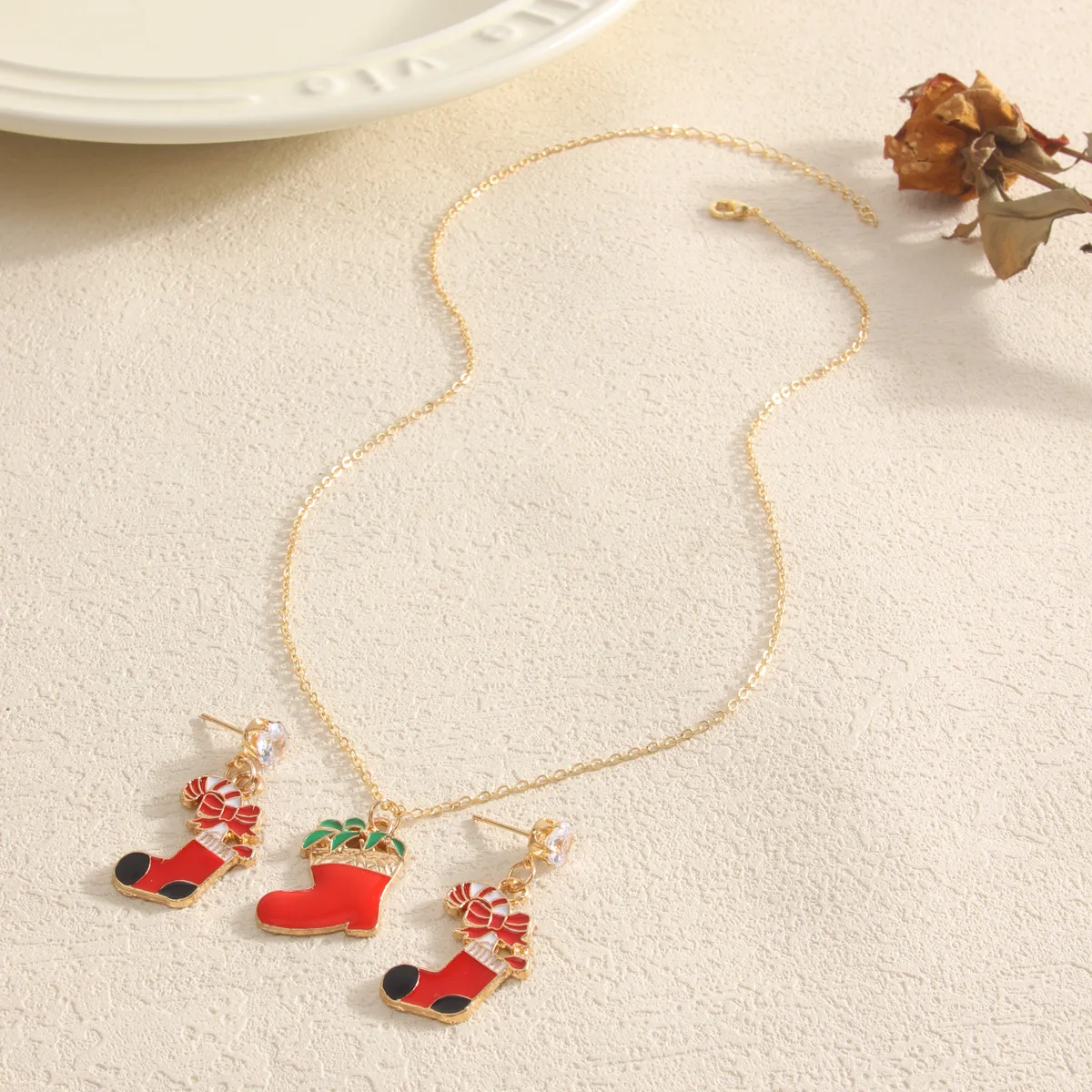 A Piece Of Fashionable Gift Simple Christmas socks Necklace Earring Women's jewelry Two-Piece Set