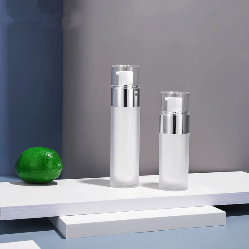 

50Pcs 30ml 50ml Silver Refillable Cosmetic Portable Airless Pump Vacuum Bottle for Lotion