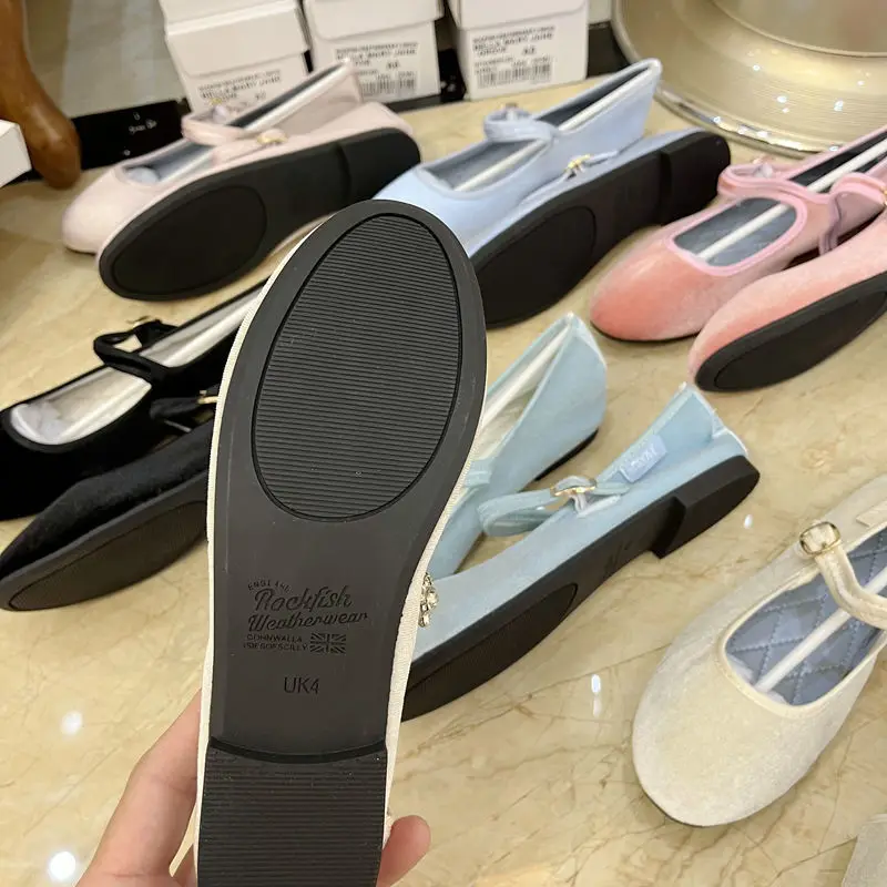 Velvet Elegant Shoes for Women Mary Janes Buckle Strap Soft Ballet Flats Designer Shoes Spring Autumn Ladies Athletic Shoe 2023