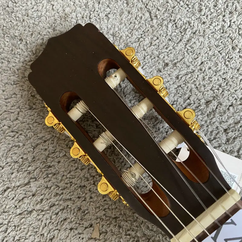 K453 Aria A-20 Classical Guitar, 39 Inch Solid Top Nylon String Guitar, Red Pine Top, Taiwan Made, Sample Stock