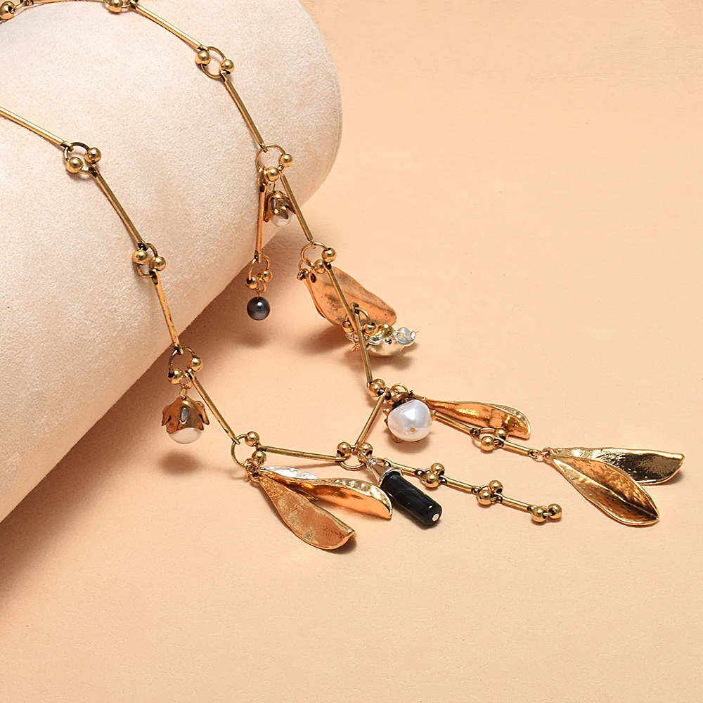 

New Vintage Metal Leaf Flower Choker Necklaces for Women Statement Geometric Leaves Pendant Necklaces Jewelry Accessories