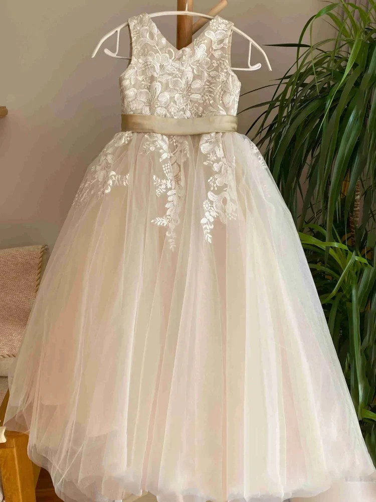 Elegant Flower Girl Dress For Wedding Sleeveless Lace Applique with Big Bow Tulle Kids Birthday First Communion Gown Custom