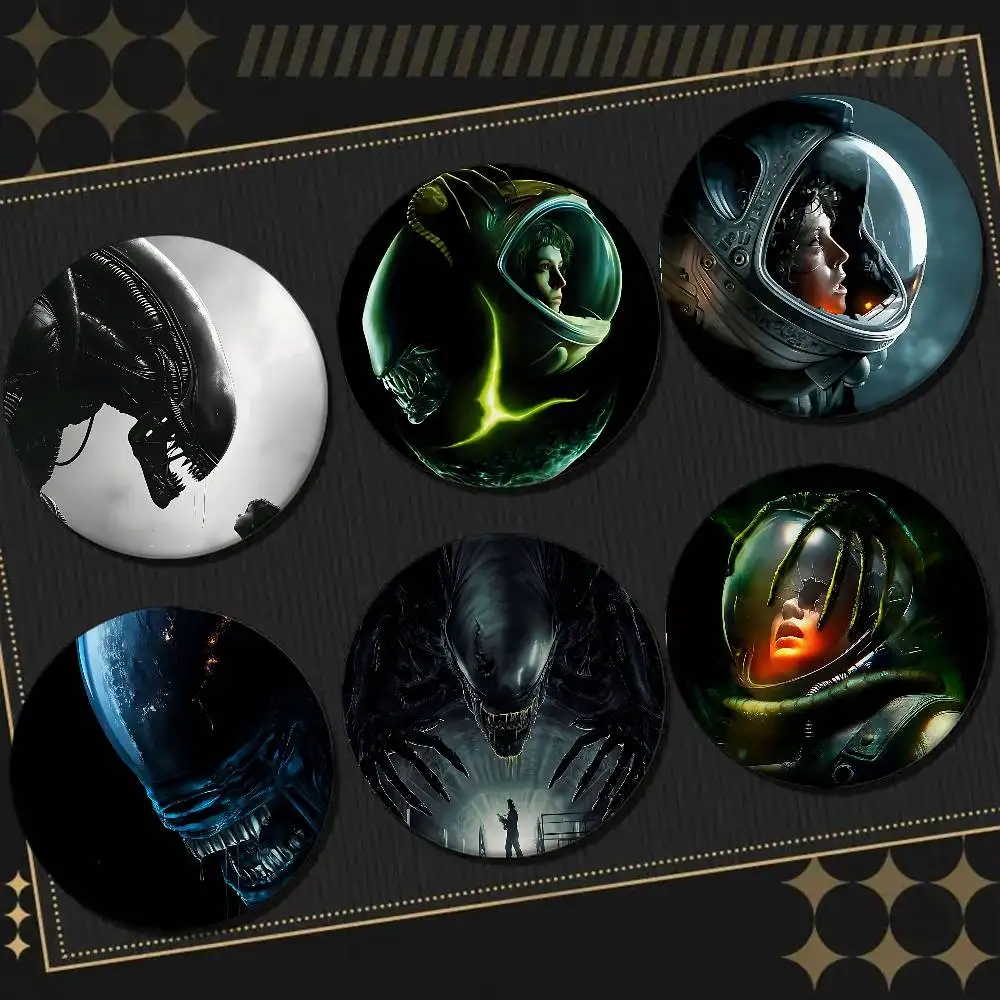 Horrorfilme Alien Film Abzeichen Pins Anstecknadeln Hut Pins Broschen Geschenke Dekor Rucksäcke