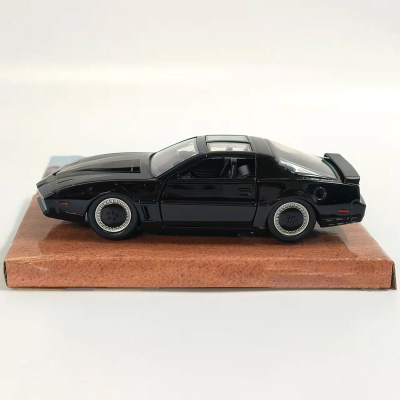 Brand New in Stock JADA 1:32 Simulation Alloy Black Car Model Collection Ornaments Children's Gift Packaging Perfect