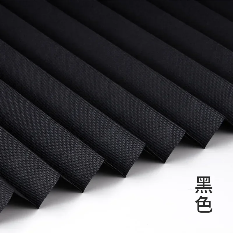 검정색