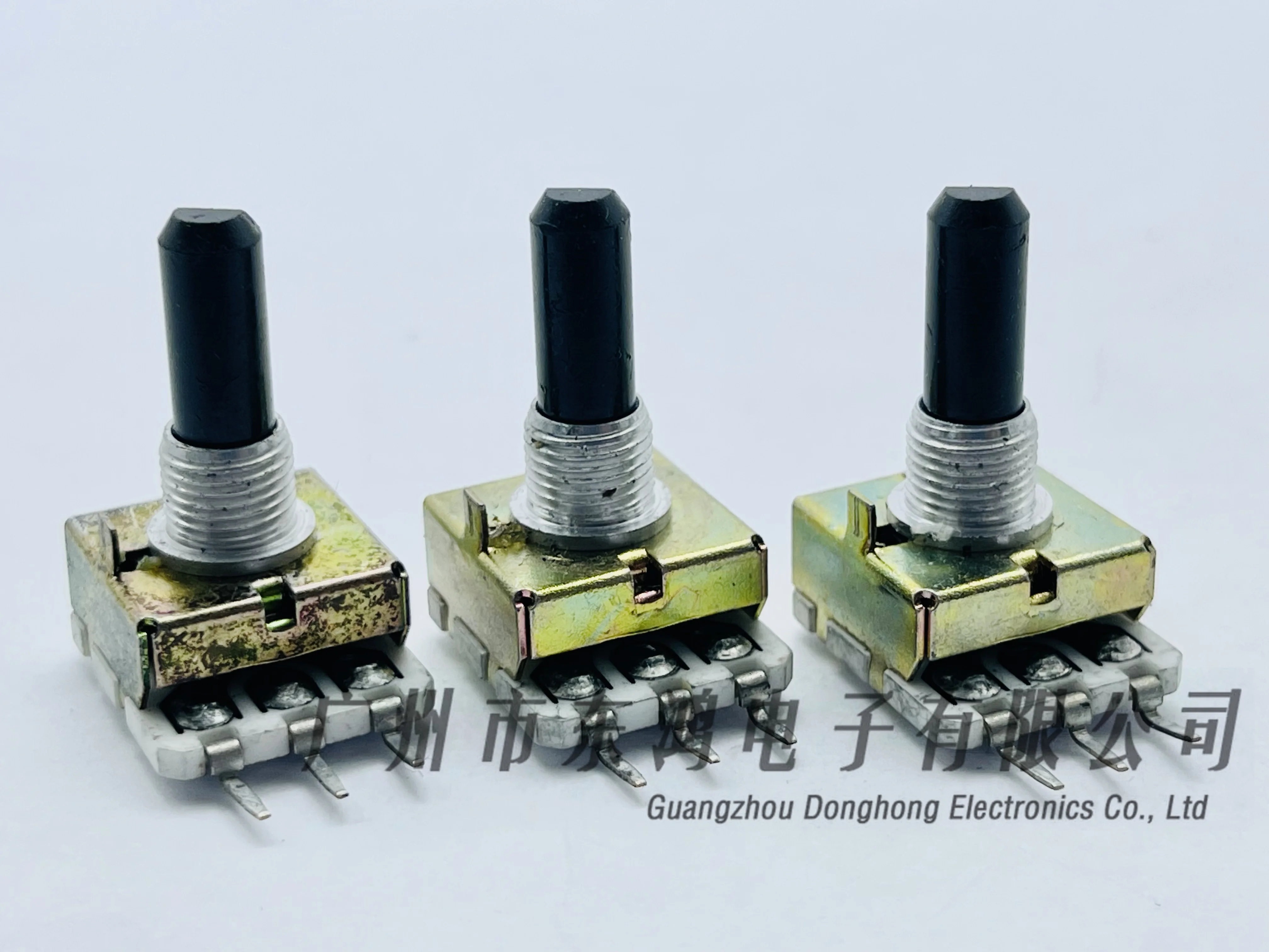 1PCS HDK ceramic single potentiometer made in Japan B200K Ω B1M Ω Semicircular shaft length 21mm