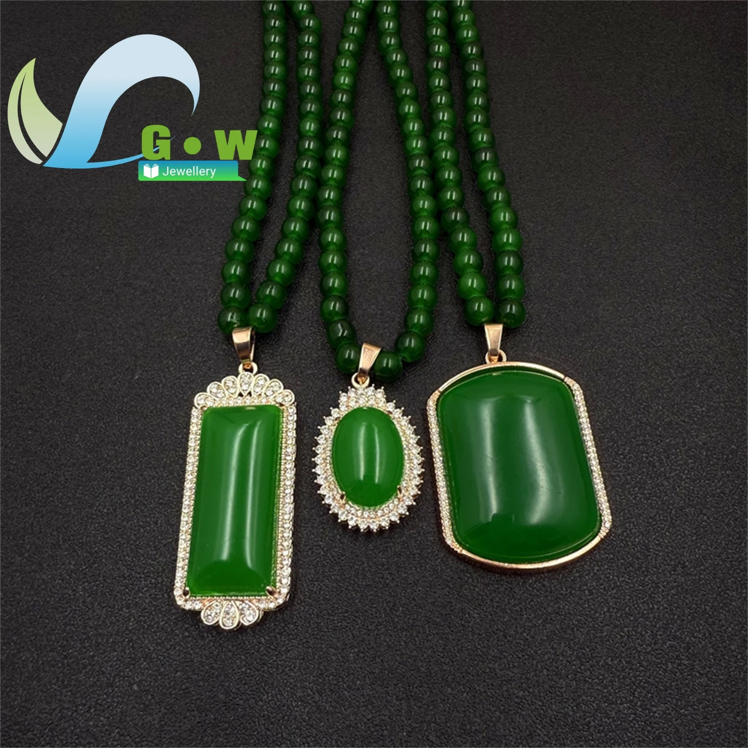 

New Chinese Style Emerald Peace Plaque Necklace Long Versatile Minimalist Sweater Chain Elegant Fashion Pendant Jewelry Gift