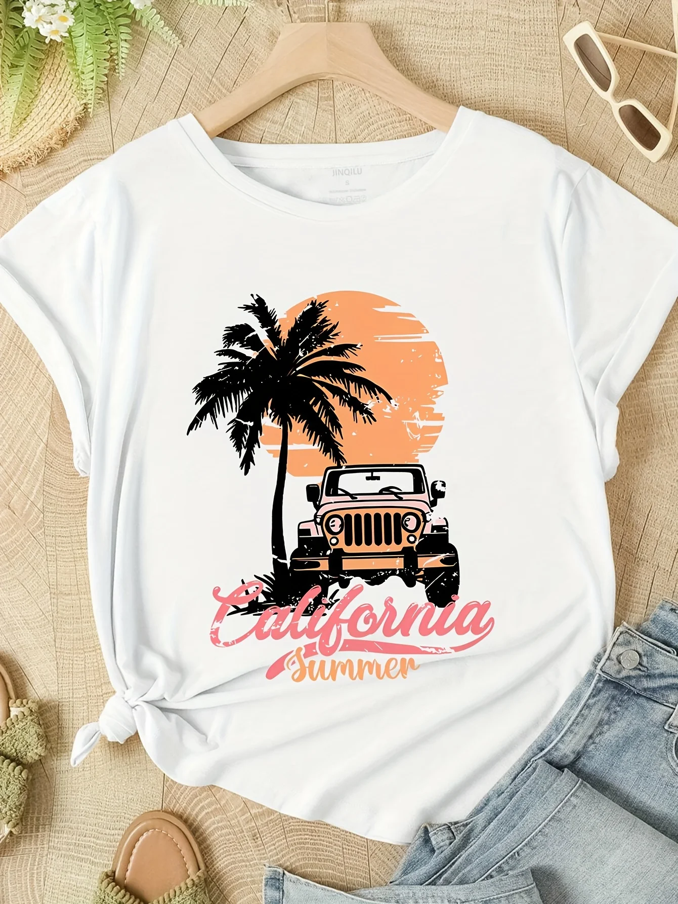 

Coconut Tree & Car Print T-shirt, Casual Short Sleeve Top For Spring & Summer, Women's Clothing