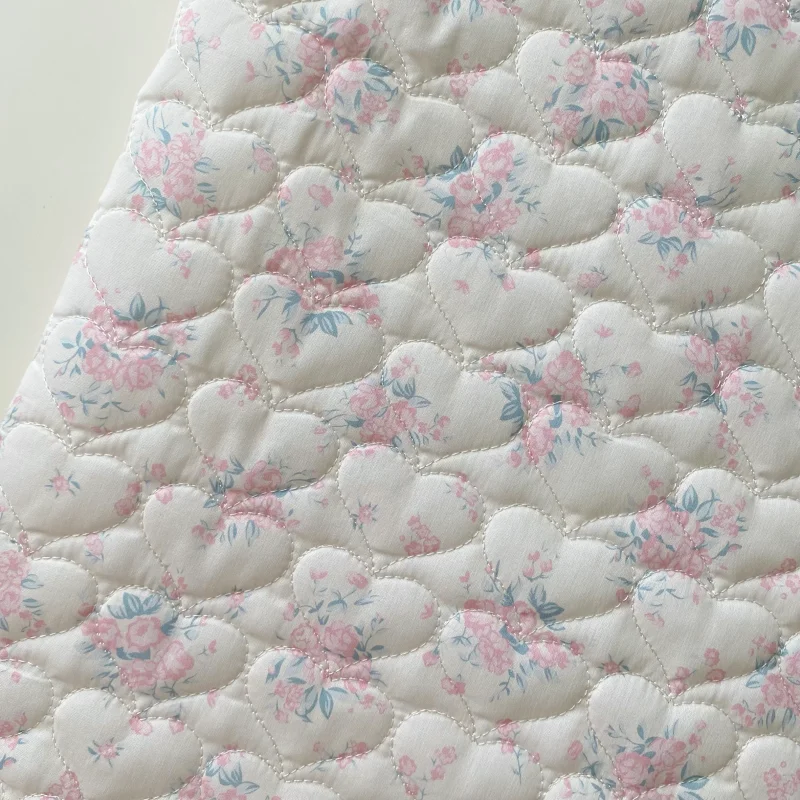 

White Polyester Cotton Fabric Handmade DIY Clothing Children's Pet Cotton-Padded Bag Floral Fabric