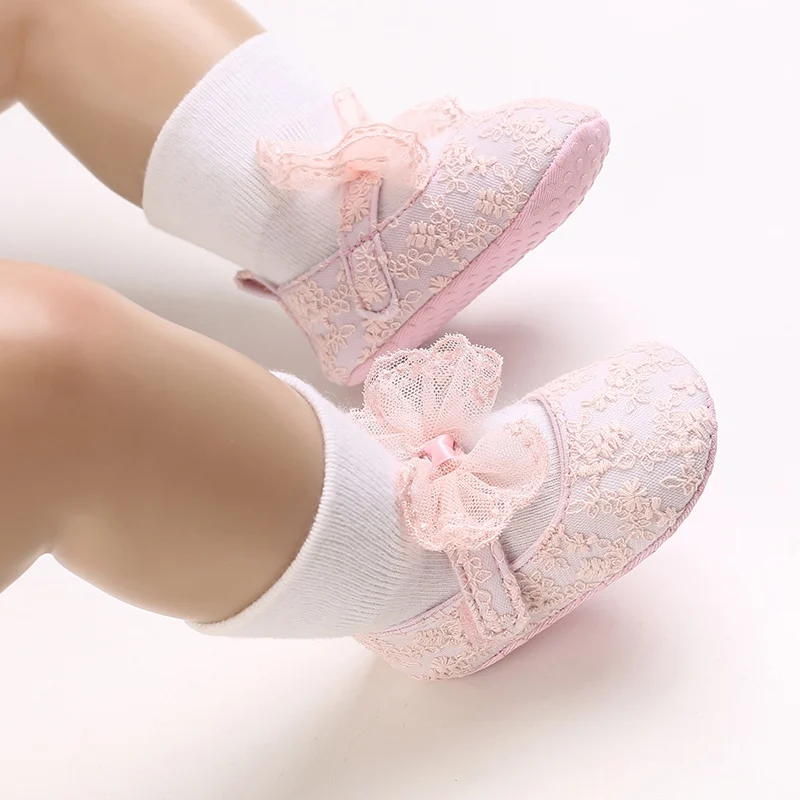 Fashionable Feet: Non-Slip Casual Shoes with Delightful Bowknot Design for Baby Girls 0-18 Months