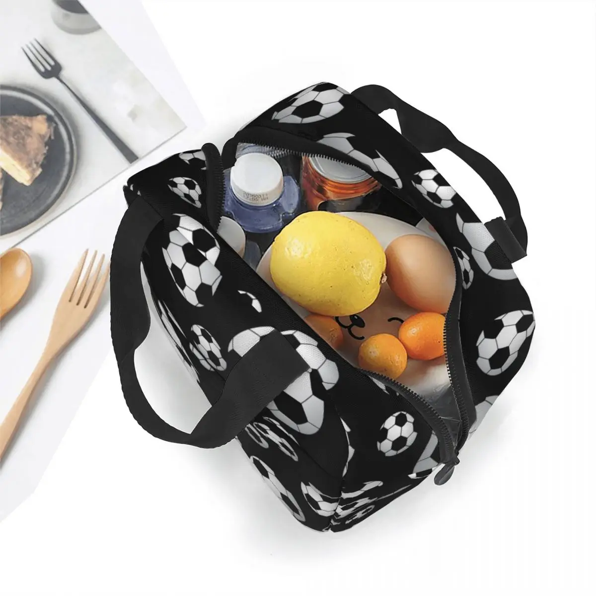 Soccer Pattern Insulated Lunch Bags High Capacity Football Balls Sports Reusable Thermal Bag Tote Lunch Box Outdoor Food Handbag