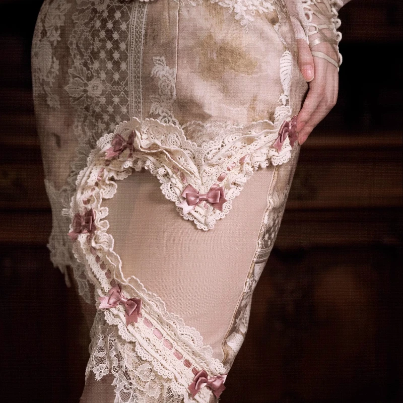 جديد مقوس دانتيل غير النظامية التطريز الطباعة المرأة تنورة قصيرة الأصلي خمر تصميم مزاجه أنيقة نصف التنانير السيدات