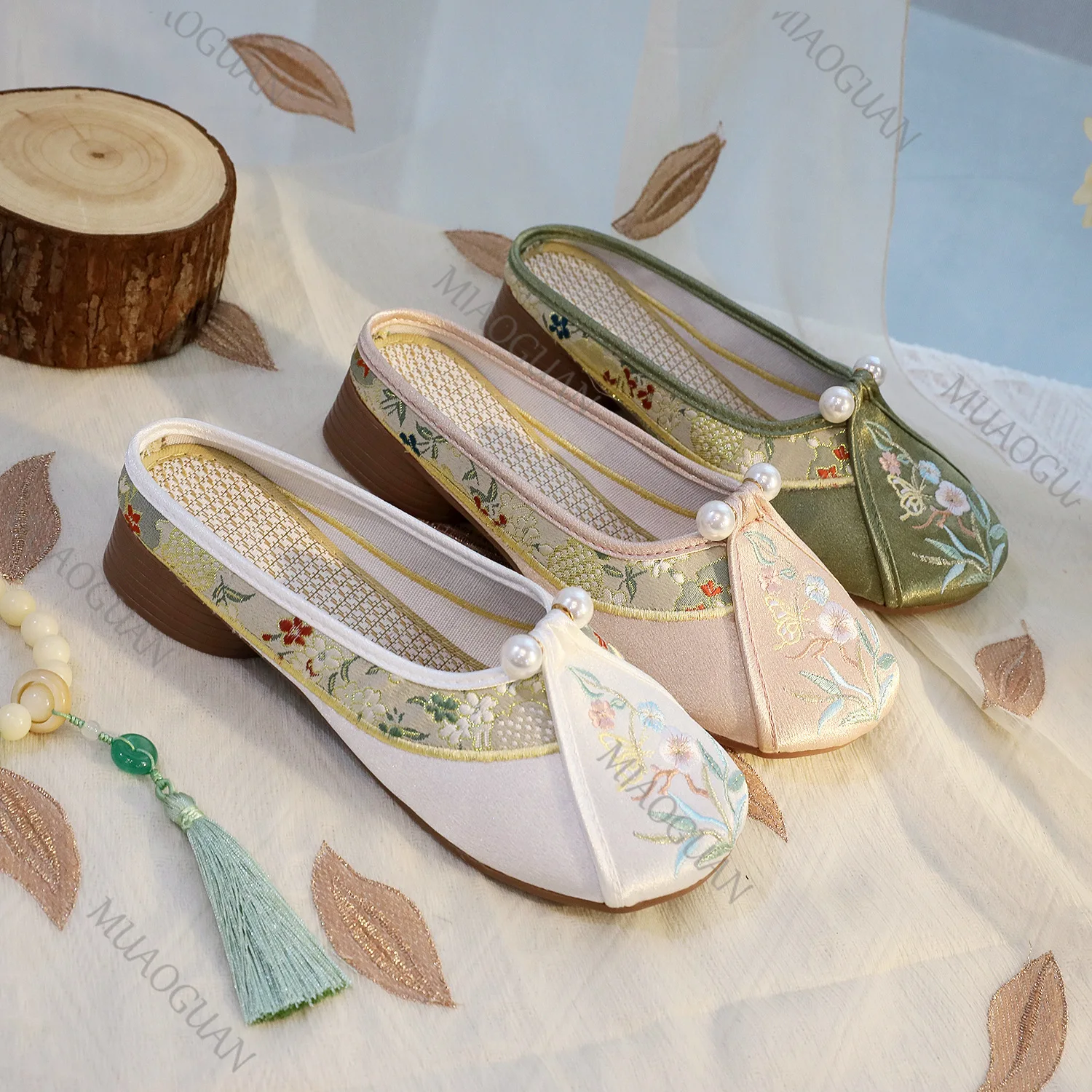 Ethnic Style Embroidered Slippers for Women Summer Vintage Low Heels Ladies Slides Shoes Female Closed Toe Backless Sandals