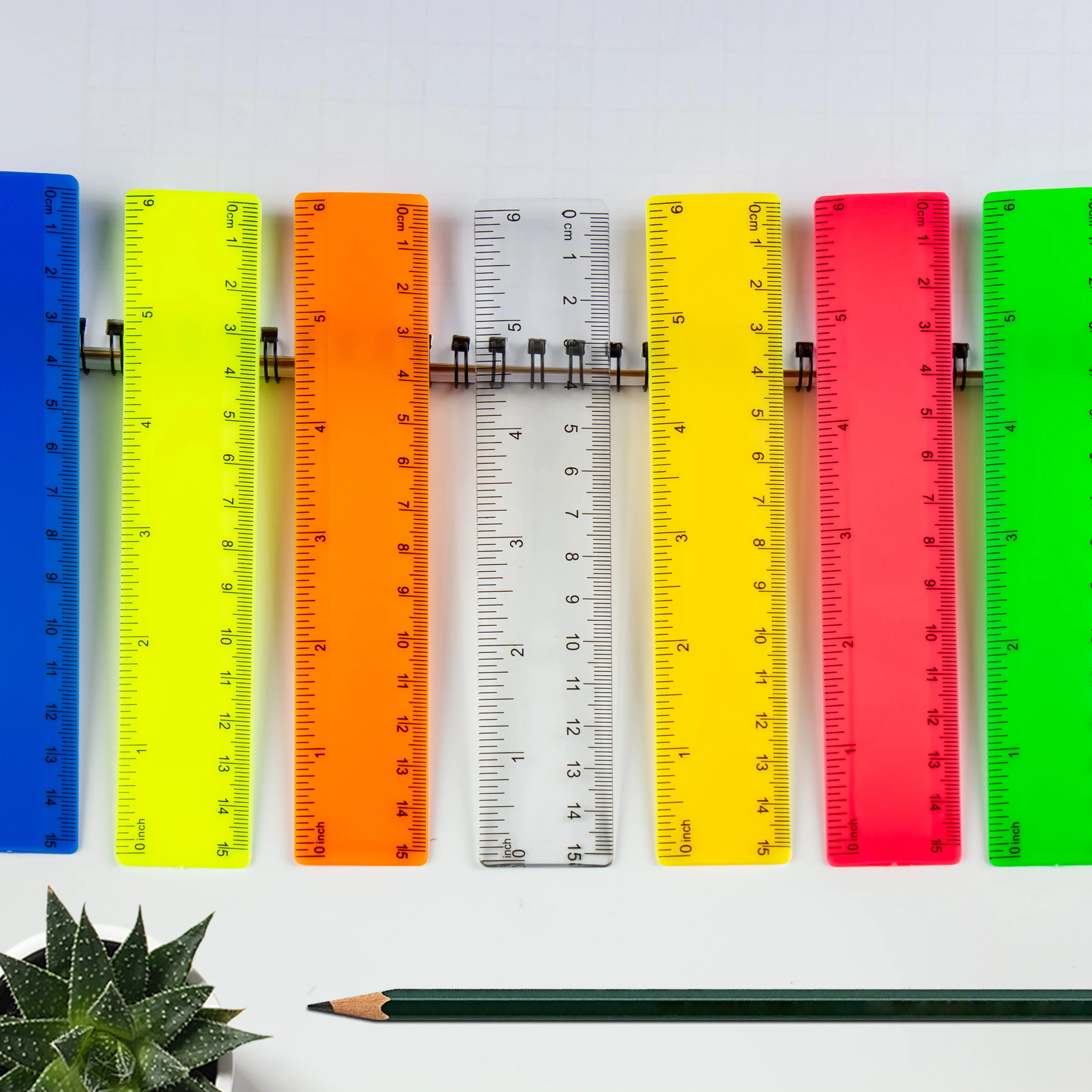 Multicolor Solid Color Ruler with Dual Scale - Durable and Wear-Resistant, Measuring in Centimeters and Inch