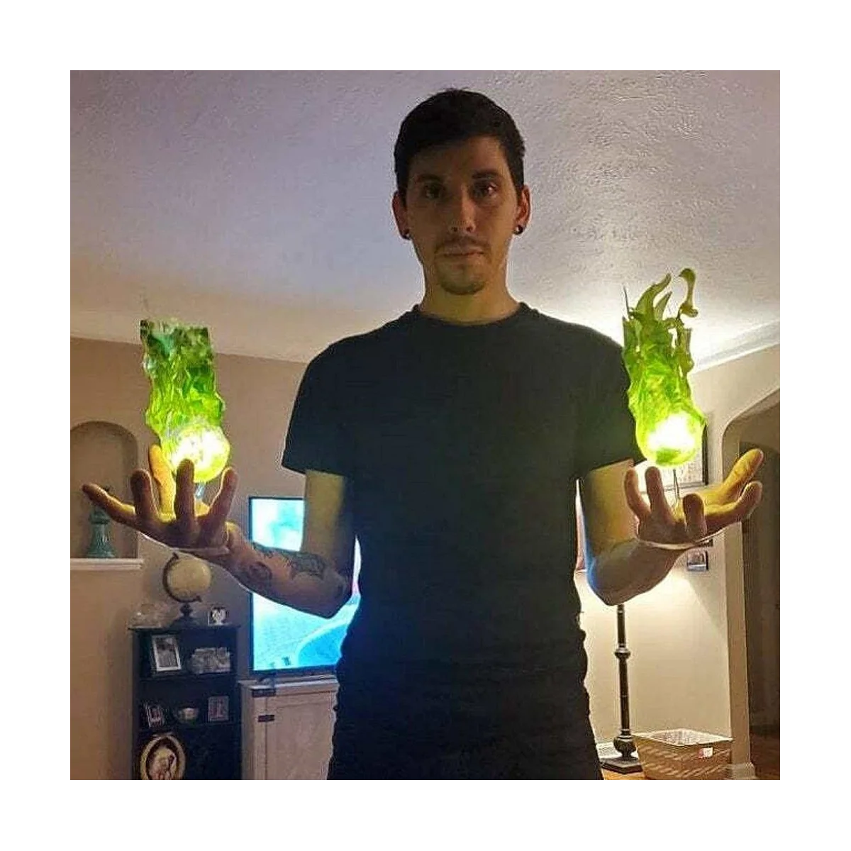 Забавная игрушка на Хэллоуин, волшебный огненный шар на руке, украшение для дома, светящийся огненный шар, изысканные украшения, Искусственный Красный