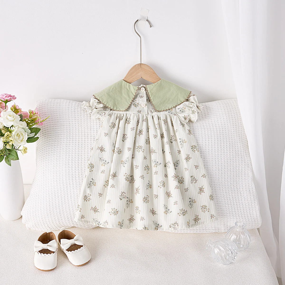 Costumes for Girls 2025 Summer Girl Sleeveless Dress Large Lapel Floral Going Out Dress Sweet Holiday Dress