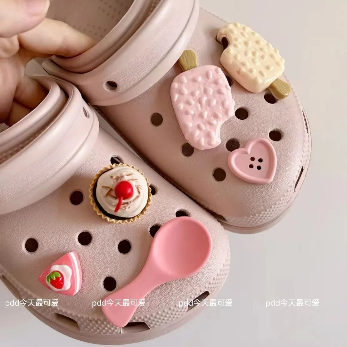 

Cake and Ice Cream Series Adornment for Clogs Sandals Cute Shoe Accessories Lovely Designer Charms Ins Popular Christmas Gift