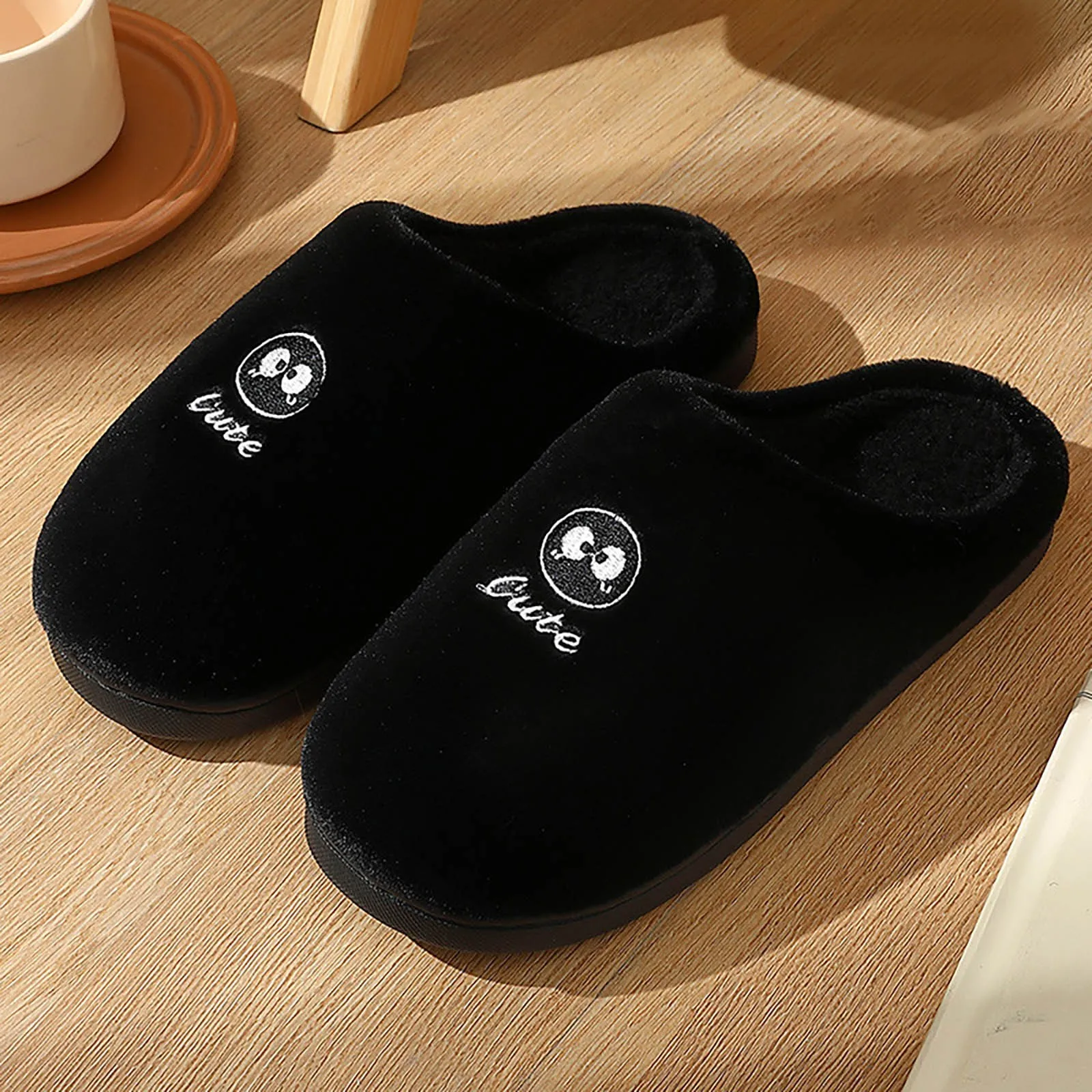 Cute Bear Cartoon White Plush Slippers Home Soft Sole Couple Slippers Men 2023 New Winter Warm Thick Sole Womens Cotton Slippers