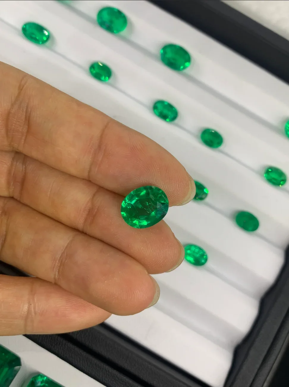Colombian Emerald Oval Cut Lab Grown gemstone For Jewelry Diy Making Available Hydrothermal Hand-cutting