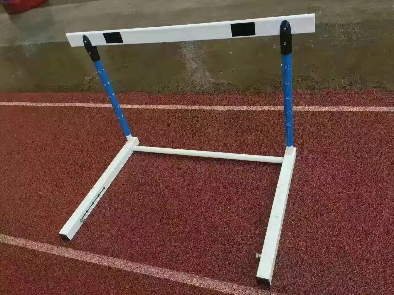 Athletic equipment High-performance hurdles