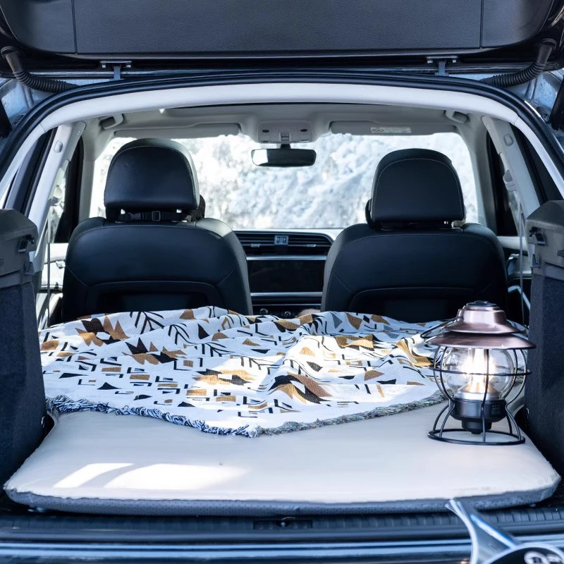 Universal car automatic inflatable mattress, moisture-proof and warm sleeping pad for the rear seats of cars