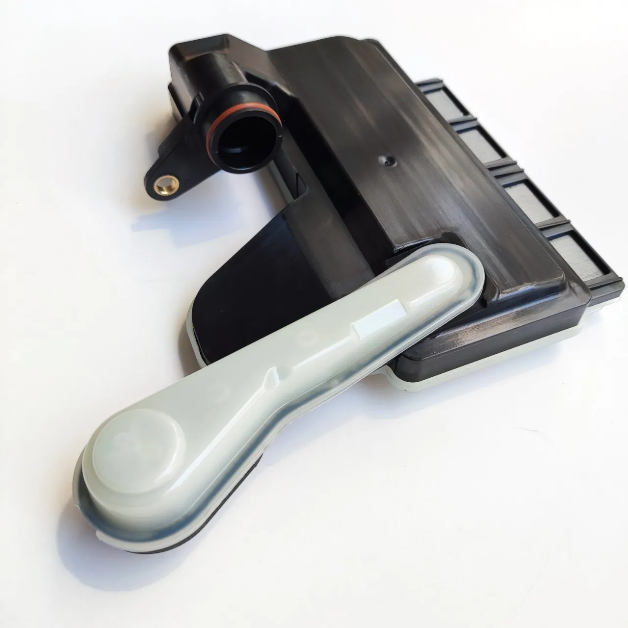 8F24 ناقل حركة أوتوماتيكي فلتر زيت J1KP7G186AD J1KP-7G186-AD لفورد فوكس اكسسوارات السيارات