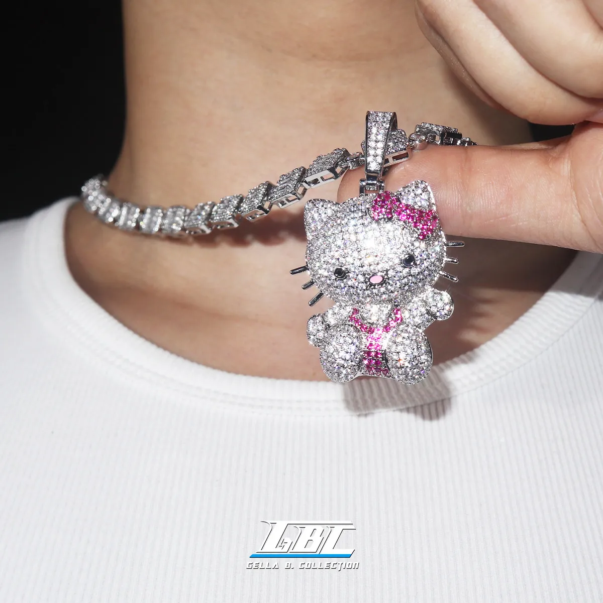 

Kawaii Sanrio Hello Kitty New Necklace Full Drill Pendant Hip-Hop Collarbone Chain Women Sparkling Crystal Cute Birthday Gift