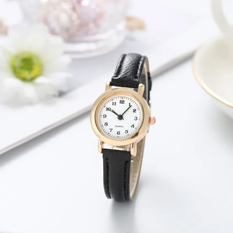 Small Round Dial Wristwatch Vintage Watches for Women Leather Strap Wrist Watch Ladies Casual Bracelet Watch Relojes Para Mujer