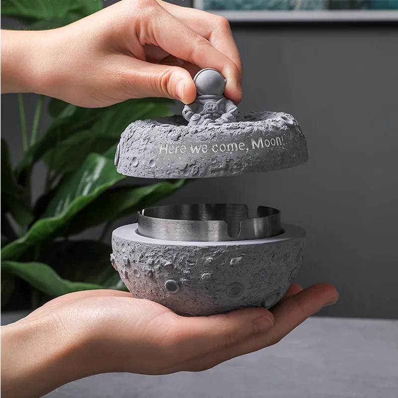 

Cement Ashtray Nordic Ins Moon Shape Creative Design Family Living Room Astronaut Ashtray Ceramic Ashtray with Lid