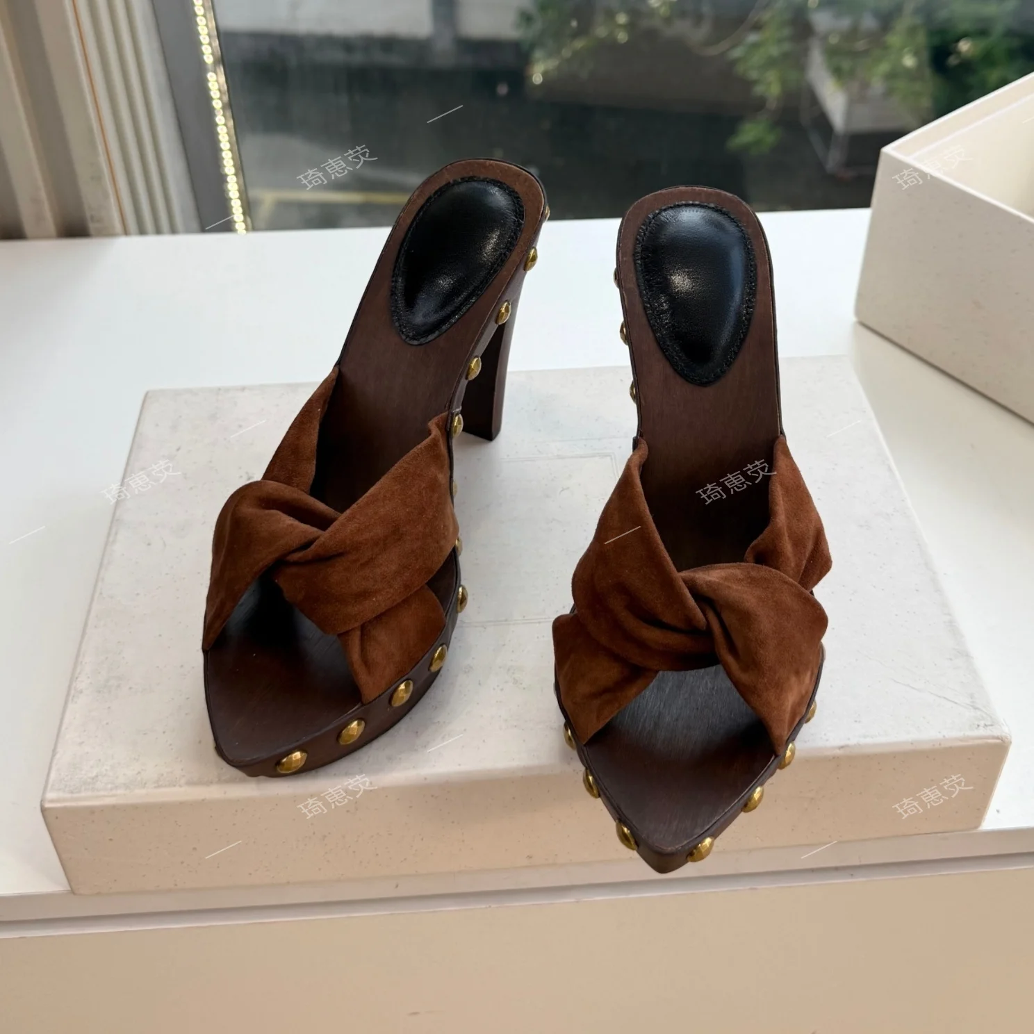 Top-Quality 2026 New Rivet Mules, Chunky-Heeled Platform Peep-Toe Sandals And Leather Twist-Knot Slippers Zapatos De Mujer