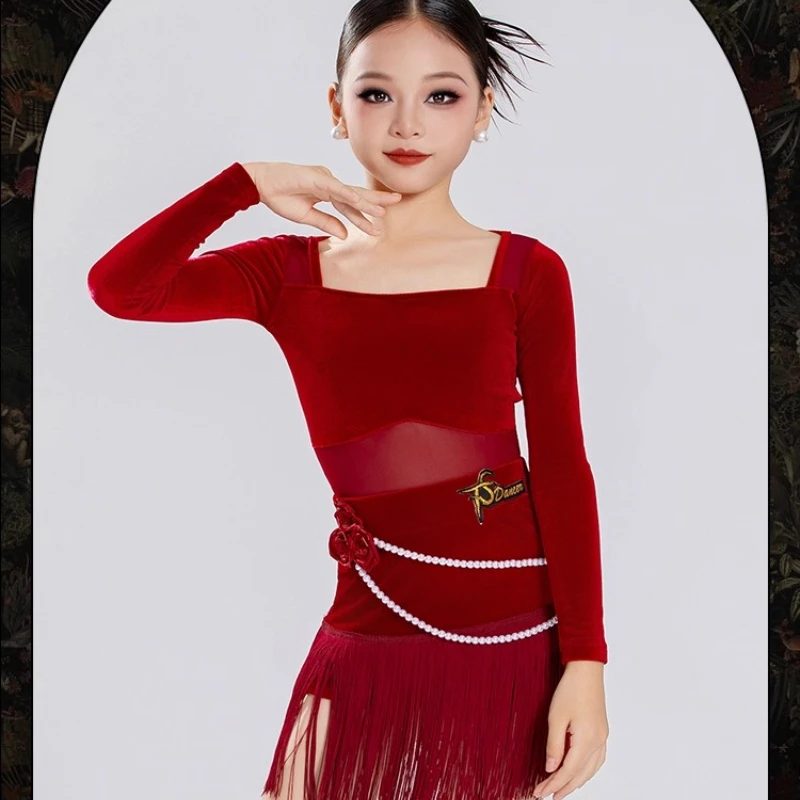 Nuevo traje de baile latino para niñas, traje de competición de entrenamiento de baile de salón, traje de actuación con borlas de terciopelo de manga larga