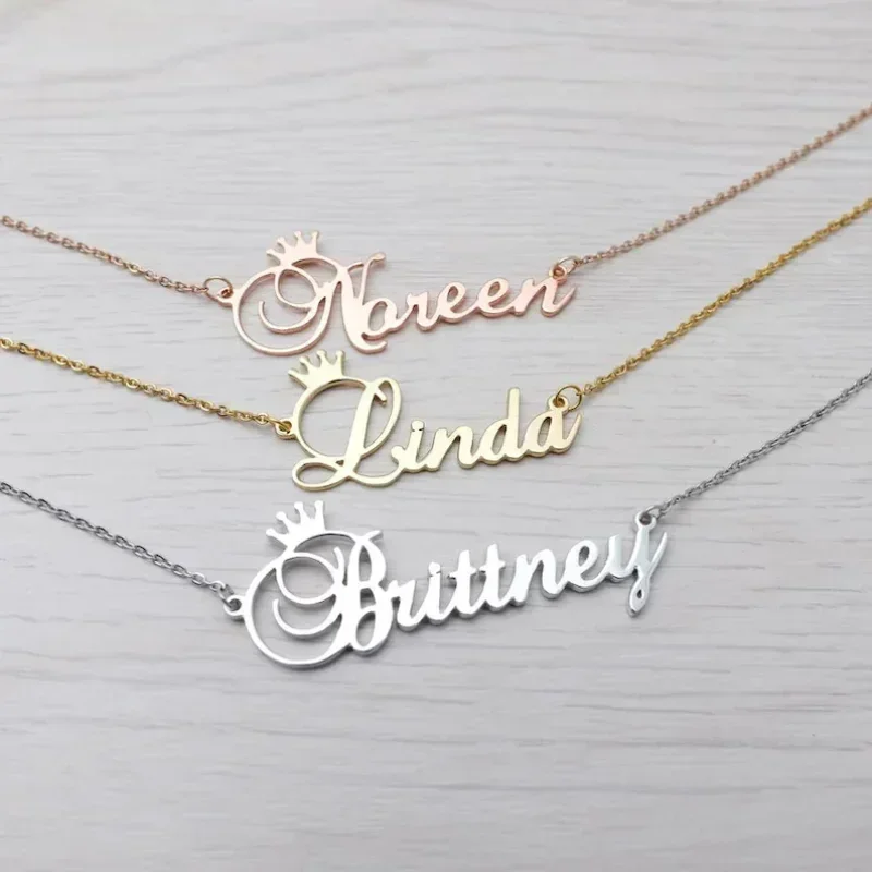 Collar con nombre personalizado para mujer, Gargantilla con colgante de LETRA DE ACERO INOXIDABLE dorado, corona personalizada, fuente cursiva, joyería de regalo de Navidad