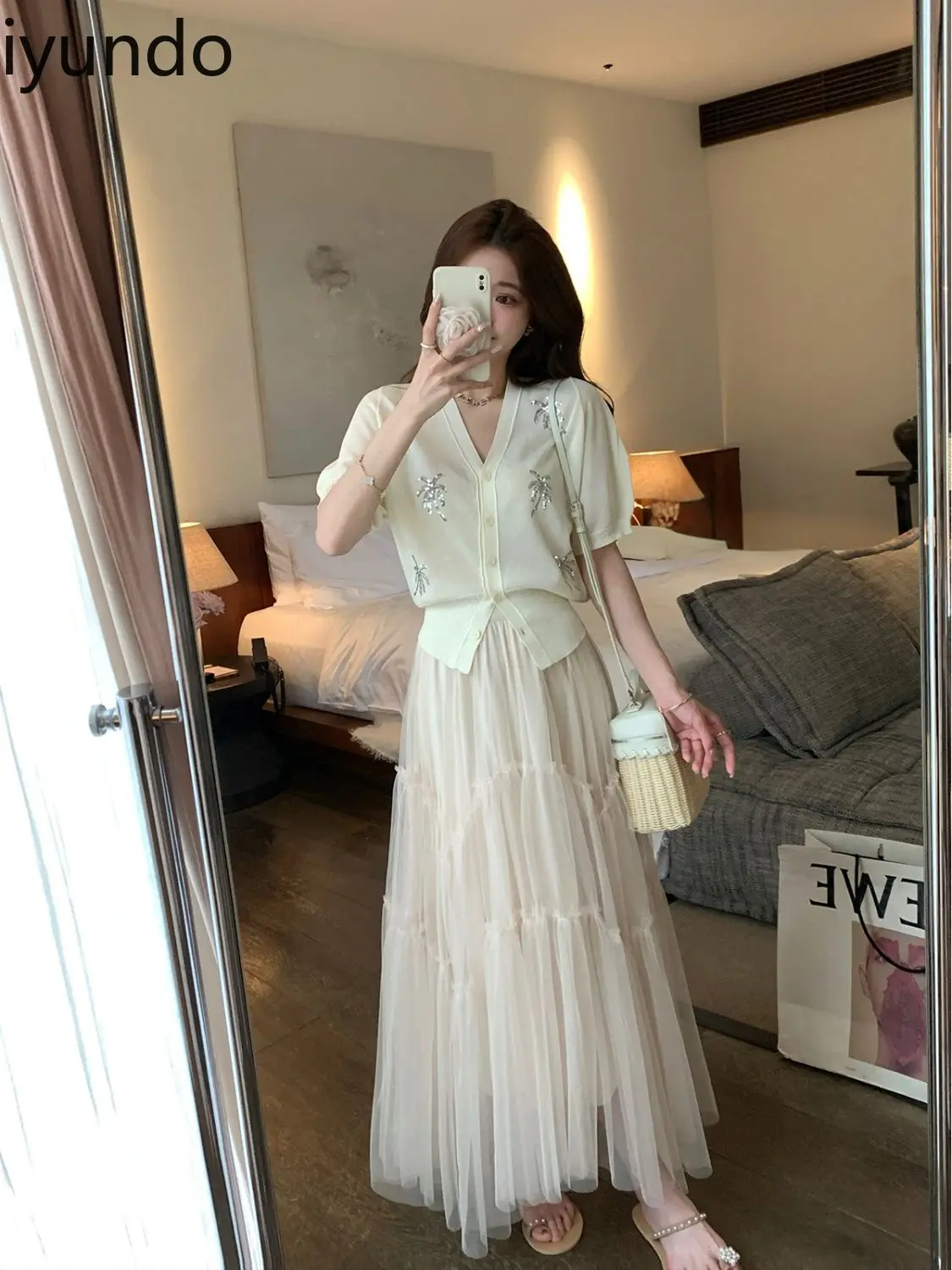 女性の夏 2024 プレミアム刺繍スパンコール半袖ニットカーディガン V ネック多用途カジュアル長袖トップ