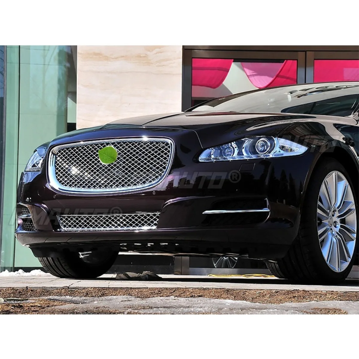 ل جاكوار XJ 2010-2015 مجموعات التصميم سيارة المصد الأمامي شواء تنفيس السيارة الجبهة شواء تنفيس الهواء منفذ تنفيس الهواء يغطي طقم الجسم الذقن