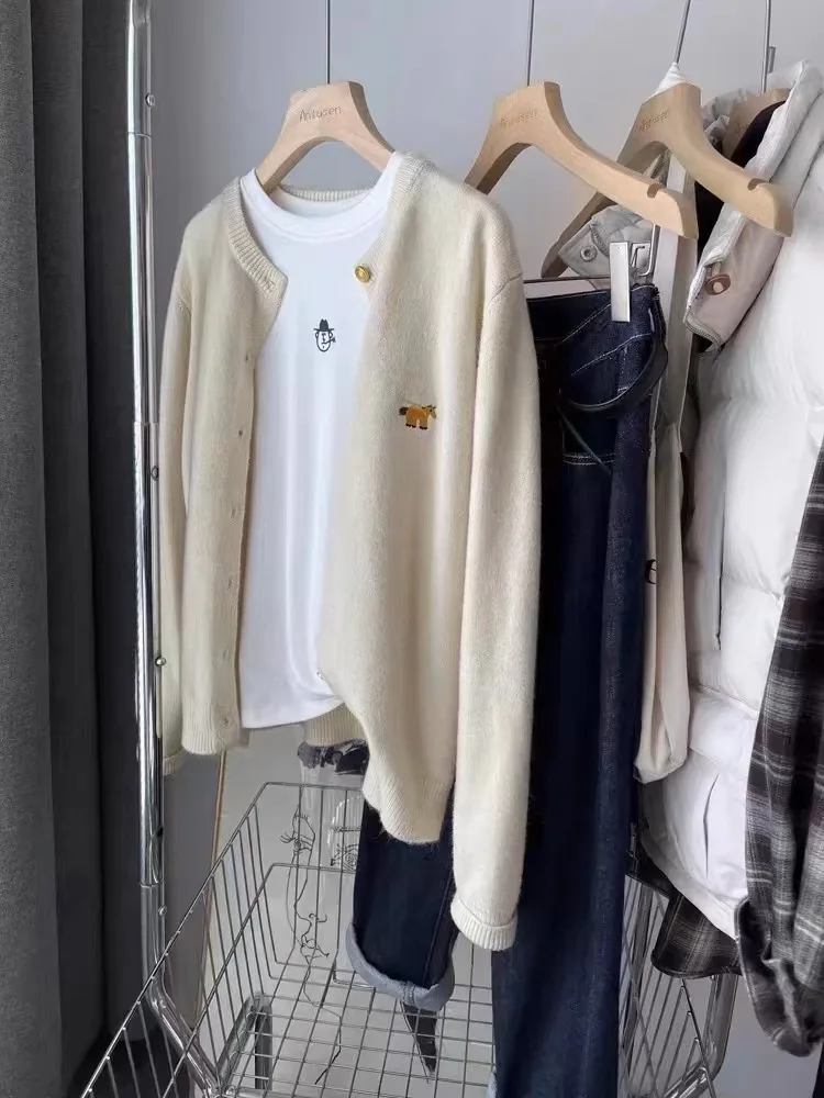 Long-sleeved Cashmere cardigan women sweater cashmere knitted O-neck Cashmere cardigan sweater coat Autumn and Winter