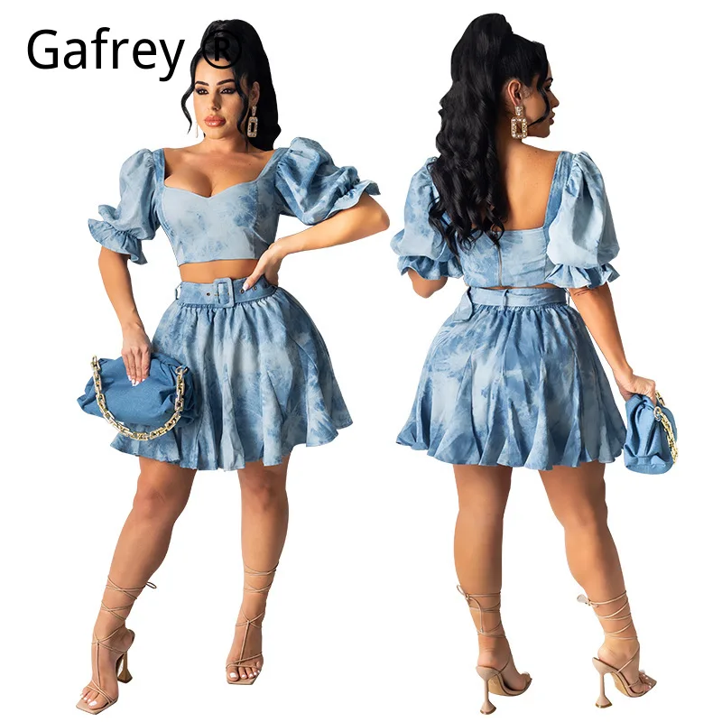 

Новый комплект из джинсовой плиссированной юбки и топа с эффектом тай-дай, повседневный комплект из двух предметов, модный уличный стиль, облегающий крой, мягкий и удобный, сочетающийся комплект.