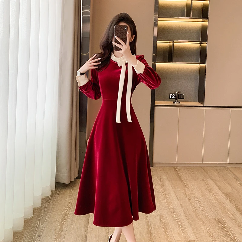 Vestido de fiesta de terciopelo rojo de diseñador de moda francesa para mujer, elegante Vestido Midi delgado de terciopelo, cuello alto, lazo con cuentas, Otoño e Invierno