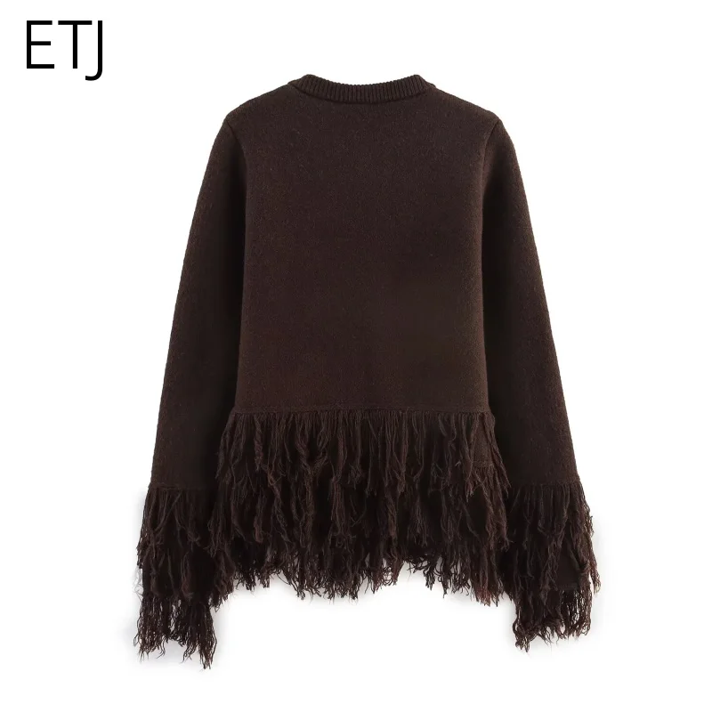 مجموعة ETJ Fall 2025 الجديدة سترة تريكو أنيقة بلون القهوة بزر واحد وتفاصيل مهدب أنيقة ورقبة دائرية وأكمام طويلة #2