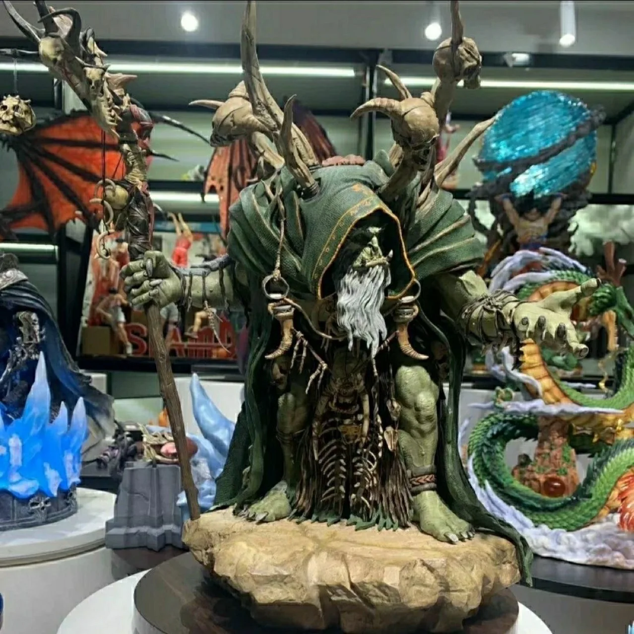 40cm World Of Warcraft Figure Gul’Dan Figures Model cool Statue Doll Collection Room Decoration Toys Kids Christmas Gift