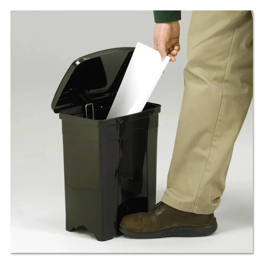 Plastic 4 Gallon Step-On Trash Can in Black