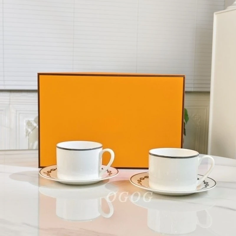 

Кофейная чашка и блюдце из костяного фарфора, английский чайный сервиз, чашка для послеобеденного чая и блюдце, подарочная коллекция для домашнего использования
