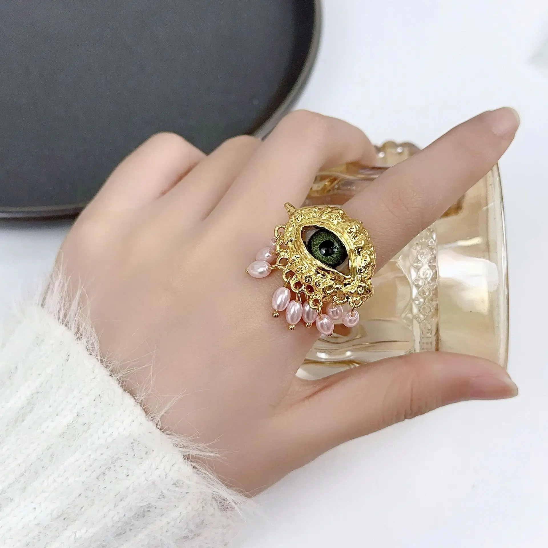 

Кольцо с кисточкой в виде глаза дьявола для женщин, открытый дизайн, премиум-класс, модный аксессуар, украшение на палец, из сплава металлов