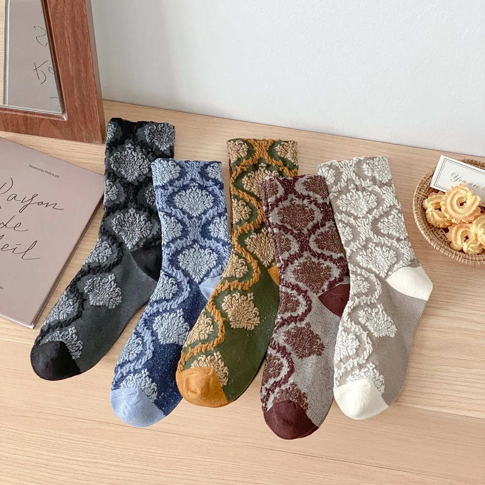 1/5 pair of women's cartoon sweat absorbing new cotton socks spring autumn color matching simple comfortable casual socks