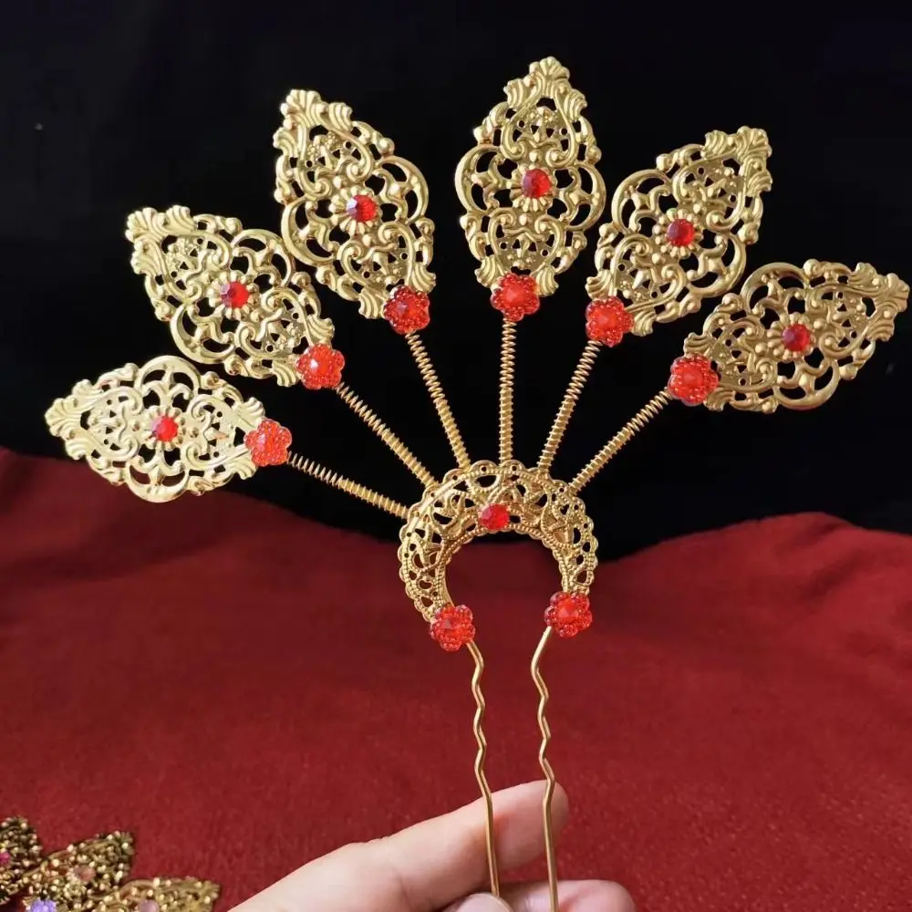 

Retro Gold Thai Metal Leaves Hairpin Rhinestone Flower Thai Hair Sticks Headdress Crystal U-shaped Hair Fork Wedding