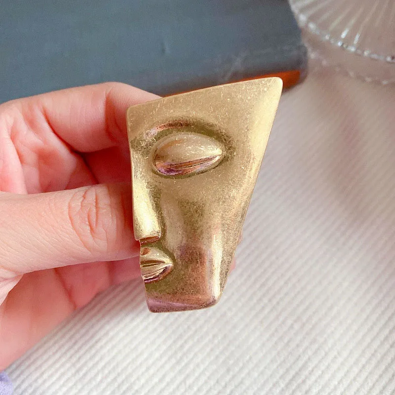 Abstract Art Human Head Brooch Golden Half-face Pin Fashion Suit Accessories Ladies Pin Man Handsome Badge