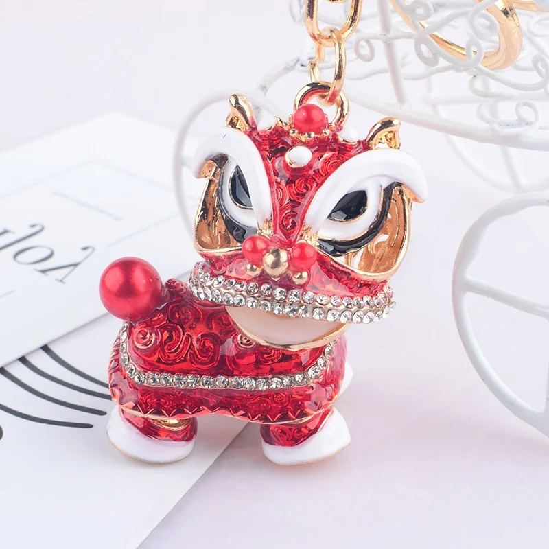 Lion Dance Keychain Chinese Style Rhinestone Pendant Creative Car Key Ring Chinese New Year Lucky Pendant Gifts Auto Inter Decor