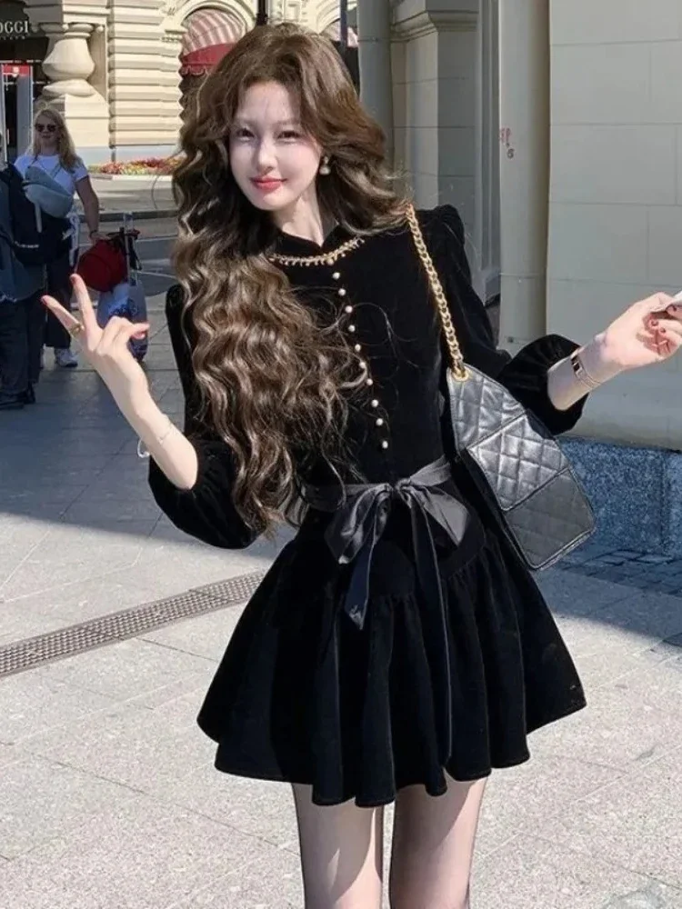 เดรสกำมะหยี่ทรงสลิมวินเทจสุดหรู พรีเมียมสไตล์เฮปเบิร์น แฟชั่นใหม่ ผูกเชือก ชุดราตรีทรงบอลกาวน์แบบจับจีบ สไตล์ฝรั่งเศส สำหรับผู้หญิง