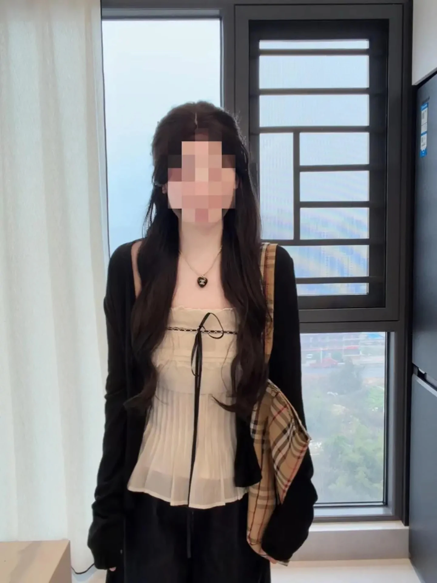 

Soft Wind Knitted Cardigan And Crop Top Set for Women in Apricot Sweet And Spicy Sle Spring Summer New Arrival Ele Faion